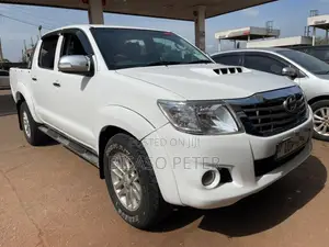 Toyota Hilux 2012 White