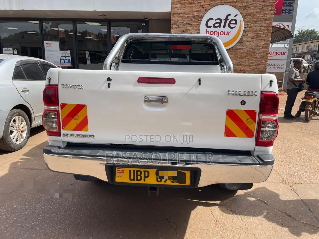 Toyota Hilux 2012 White
