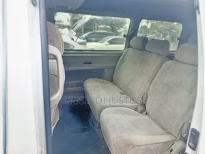 Toyota HiAce 2004 White