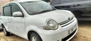 Toyota Sienta 2008 White