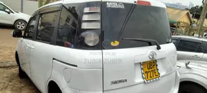 Toyota Sienta 2008 White