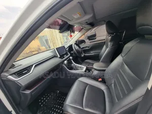 Toyota RAV4 2020 White