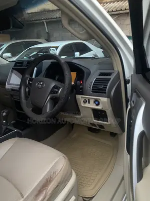 Toyota Land Cruiser Prado 2.7 2018 White
