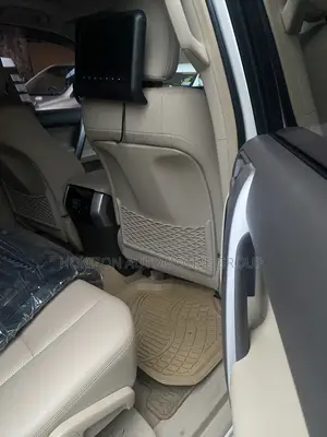 Toyota Land Cruiser Prado 2.7 2018 White