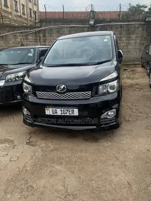 Toyota Voxy V 2WD 7-Seater 2013 Black