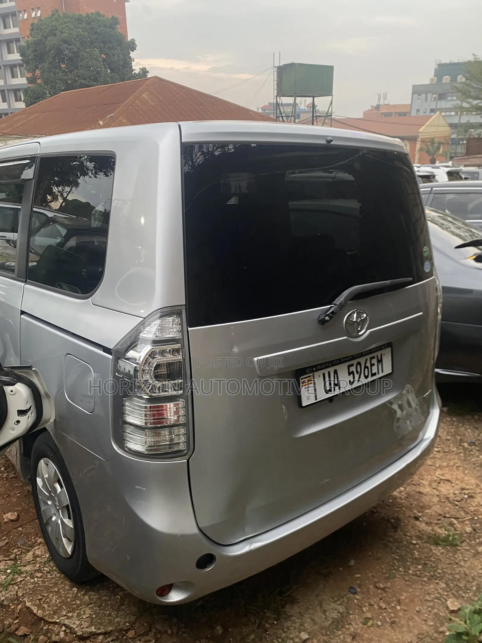 Toyota Voxy V 2WD 8-Seater 2013 Silver