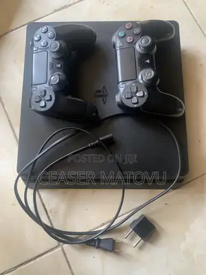 Sony PS4 Slim