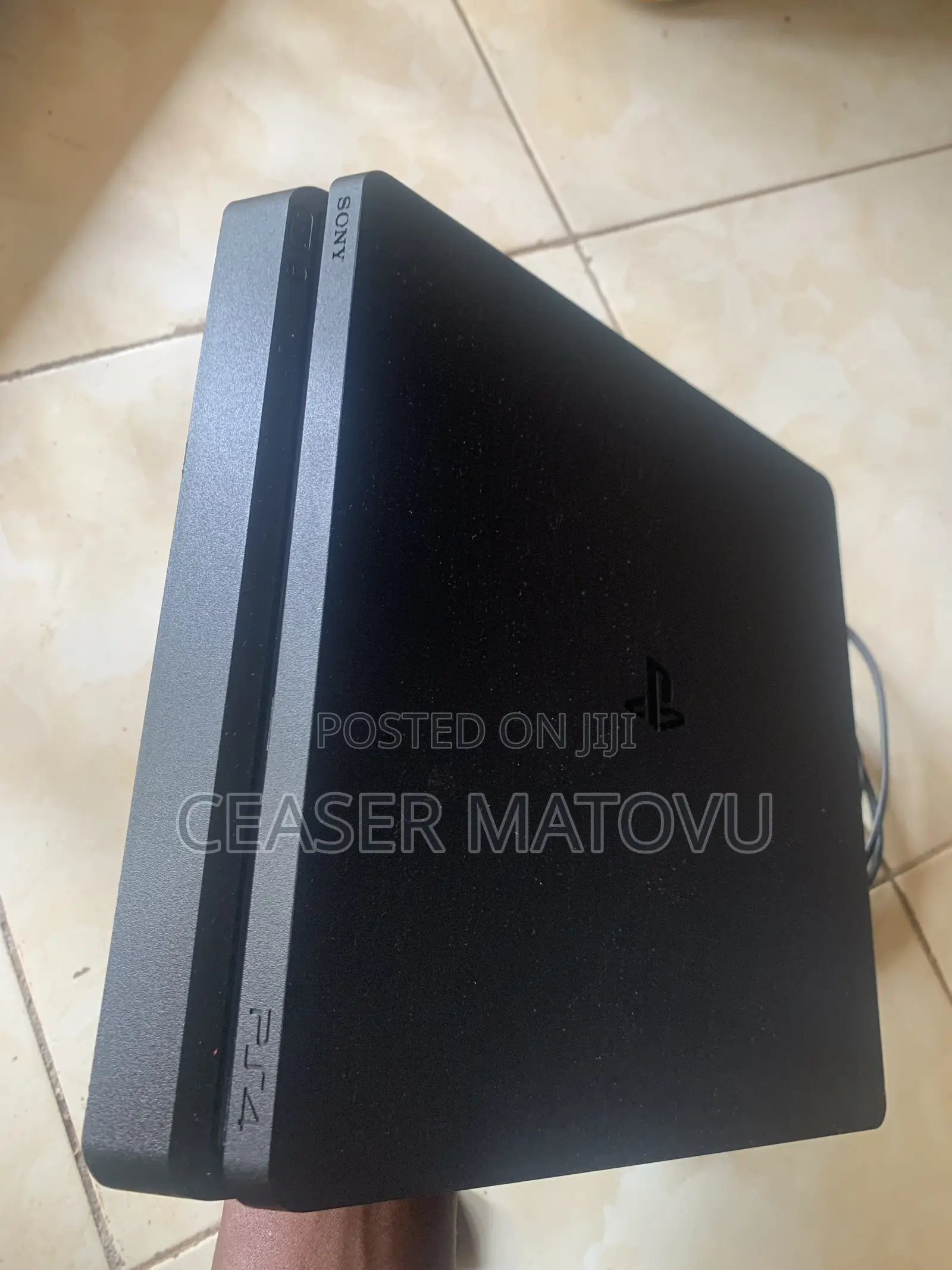 Sony PS4 Slim