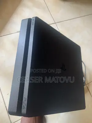Sony PS4 Slim