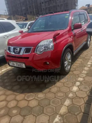 Nissan X-Trail 2011 Red