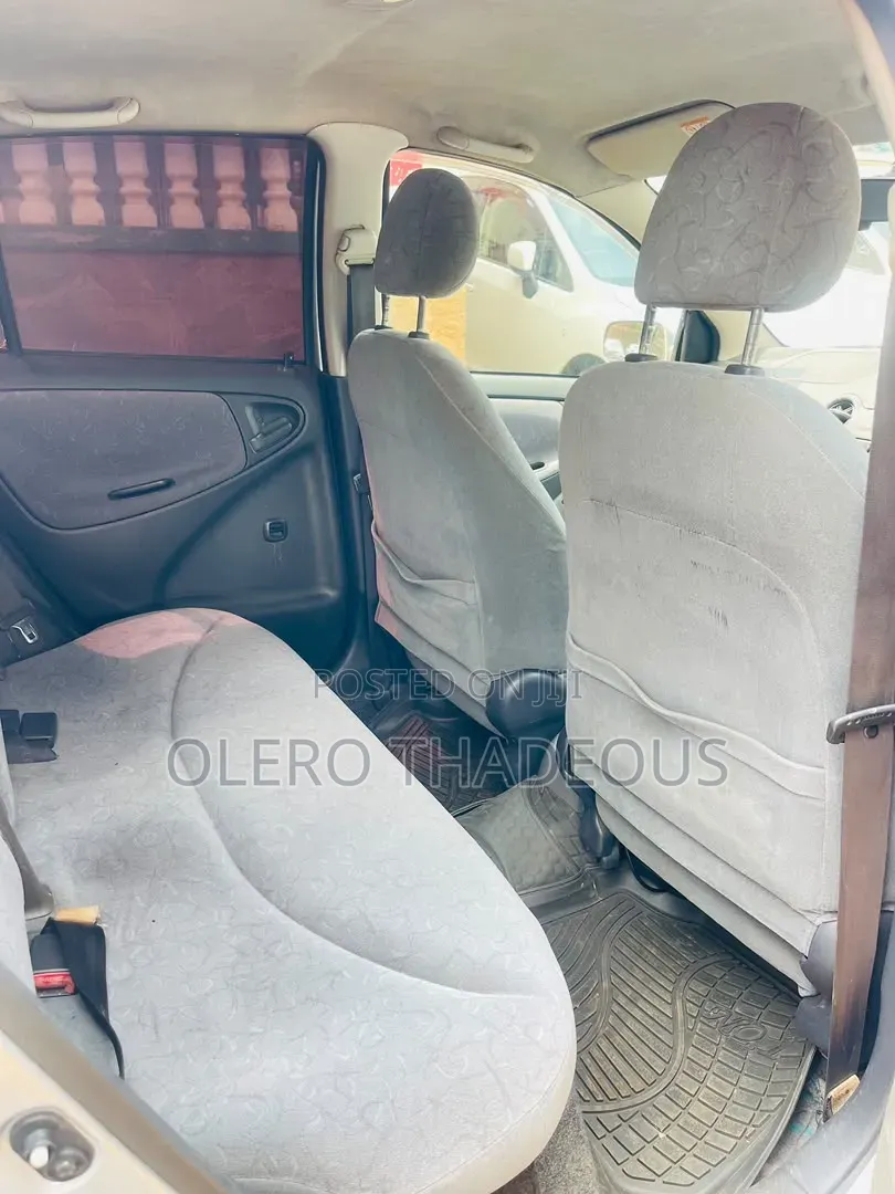 Toyota Passo 2010 White