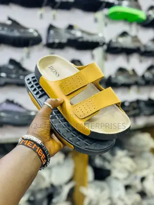 Men Two Stripes Open Shoes