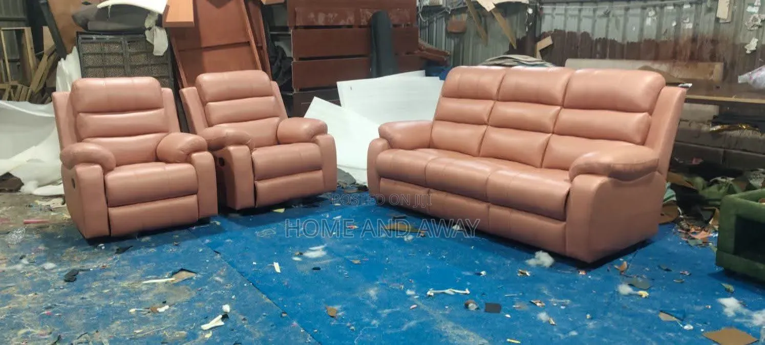 Sofas/5 Seaters Recliner Sofa Sets in Any Colour/Material 4,000,000/-