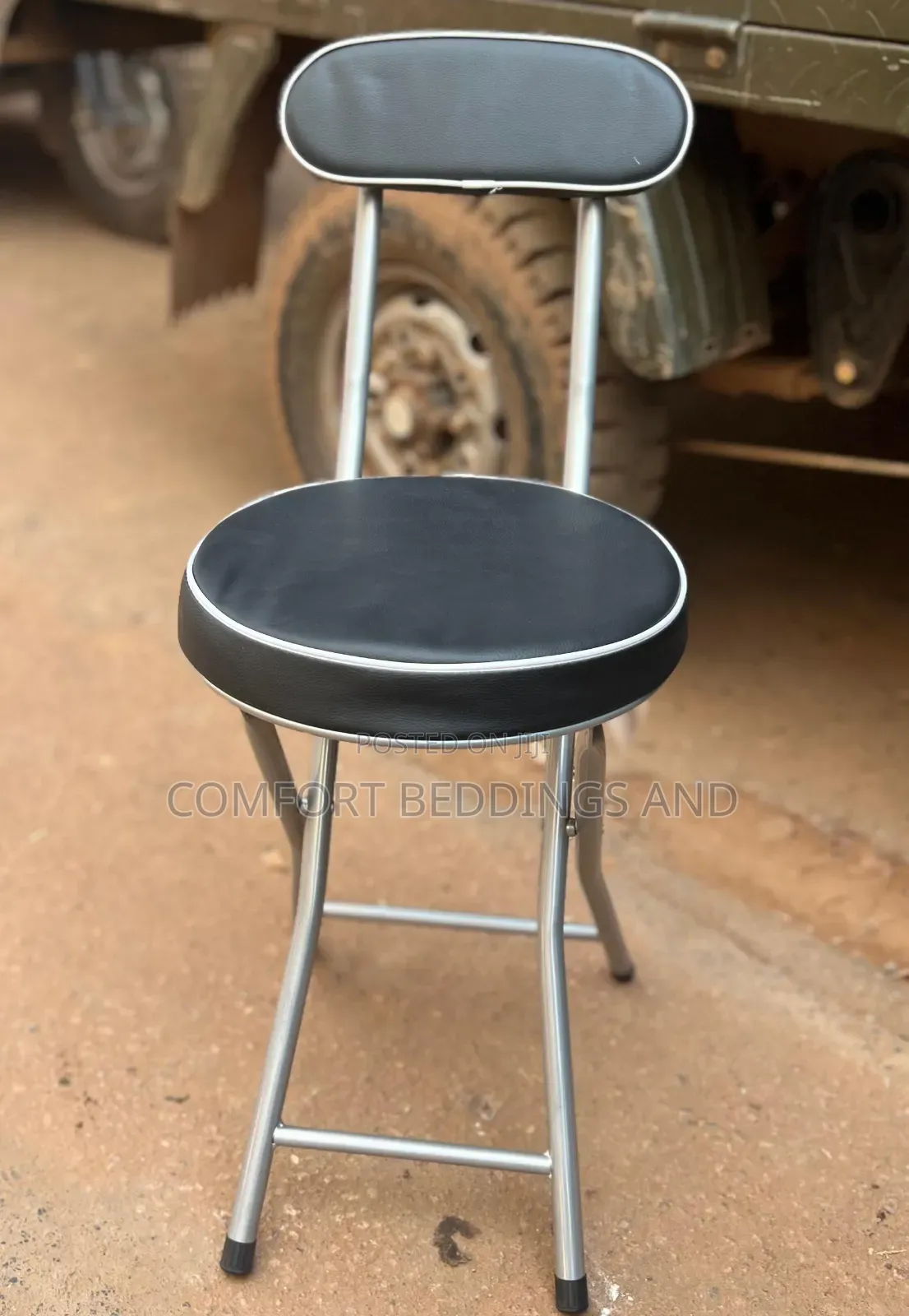 Round Metallic Chair Black