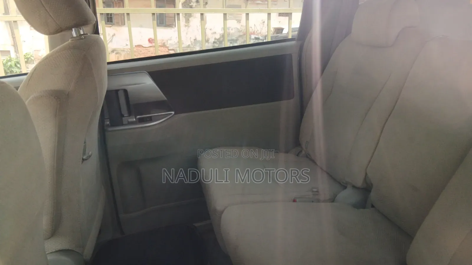 Toyota Noah 2011 Blue
