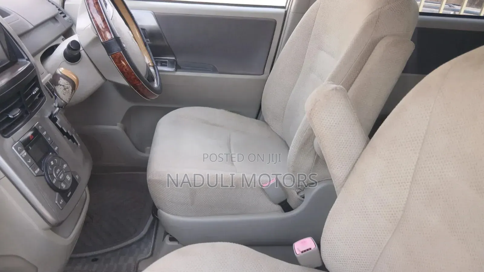 Toyota Noah 2011 Blue