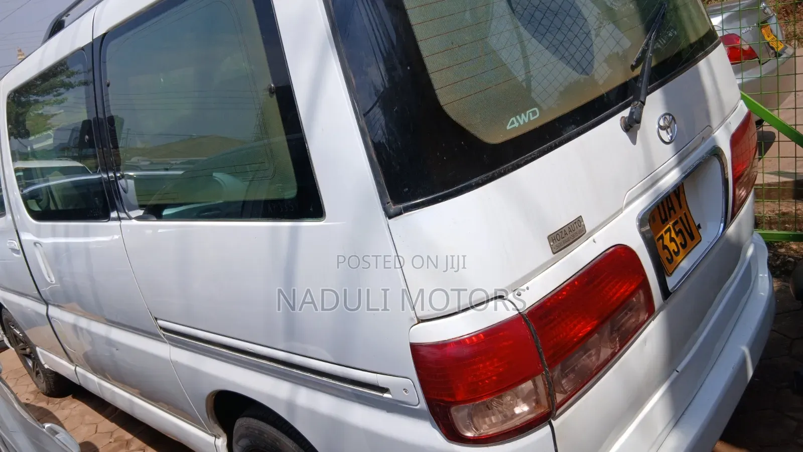 Toyota Regius 1998 White