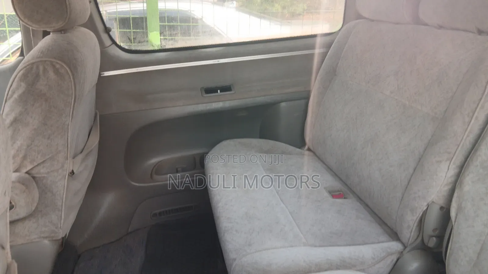 Toyota Regius 1998 White