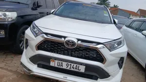Toyota RAV4 2020 White