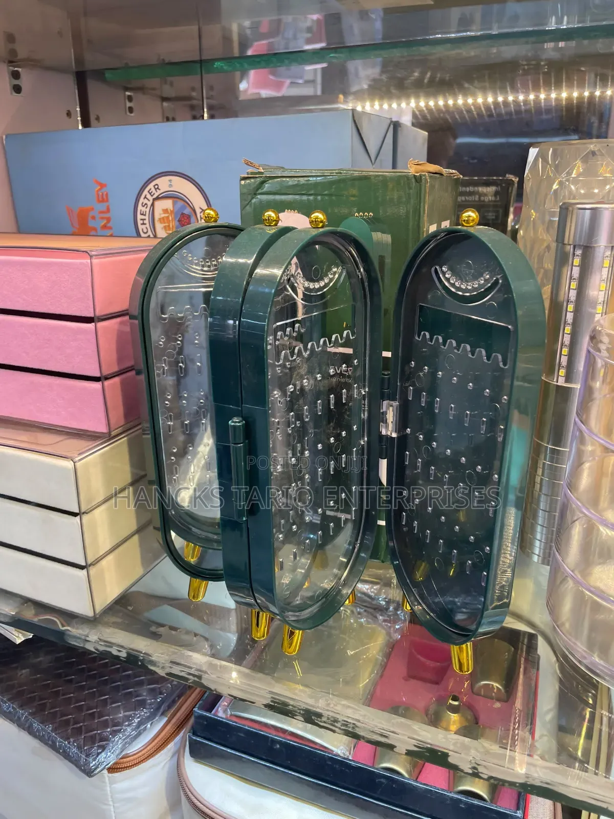 Multi-Panel Foldable Jewelry Organizer Storage Stand