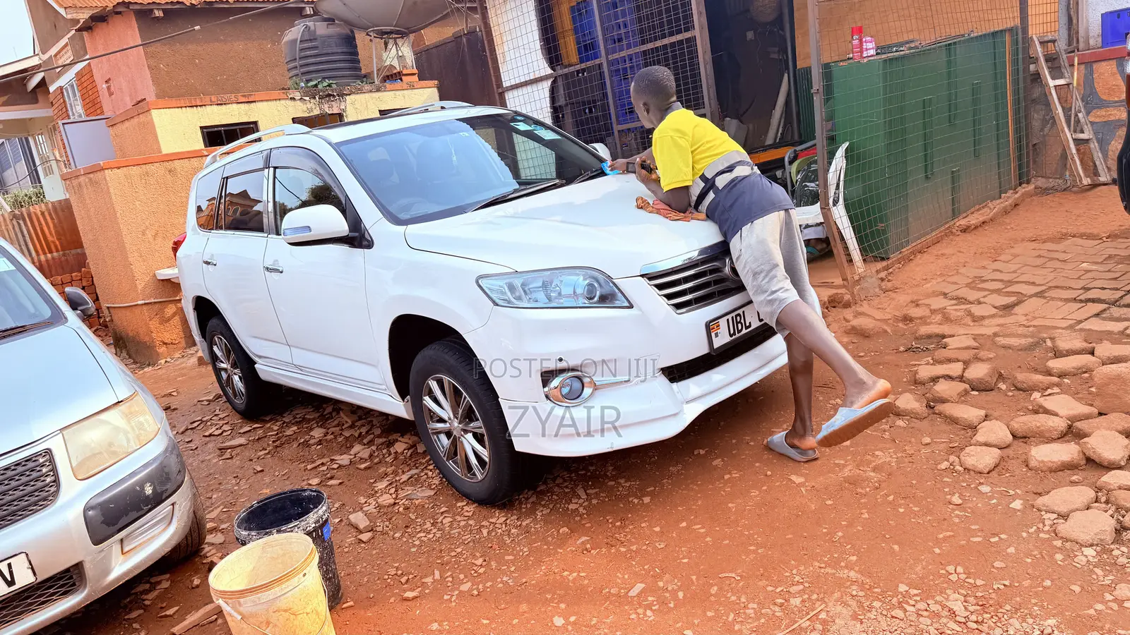 Toyota Vanguard 2010 White