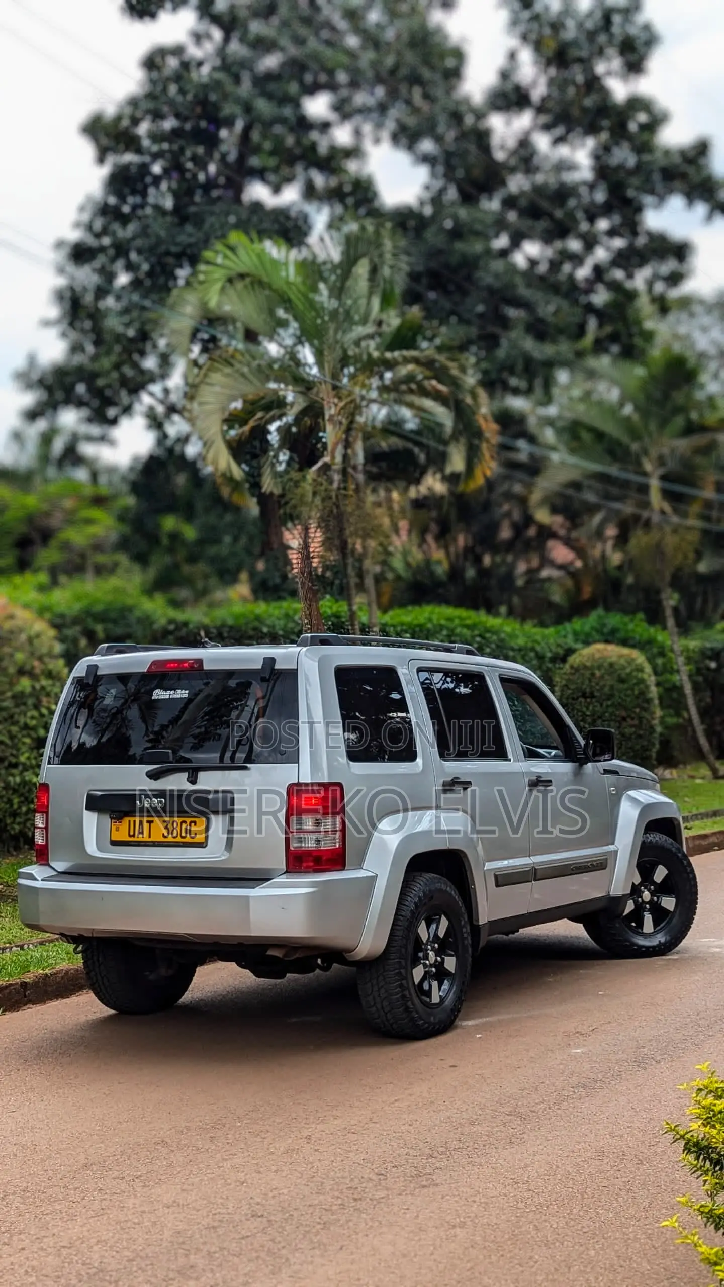 Jeep Cherokee 2013 Silver