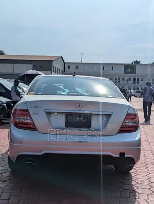 Mercedes-Benz C200 2018 Gray