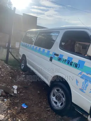 Toyota HiAce 2010 White