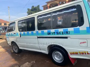 Toyota HiAce 2010 White