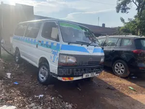 Toyota HiAce 2010 White