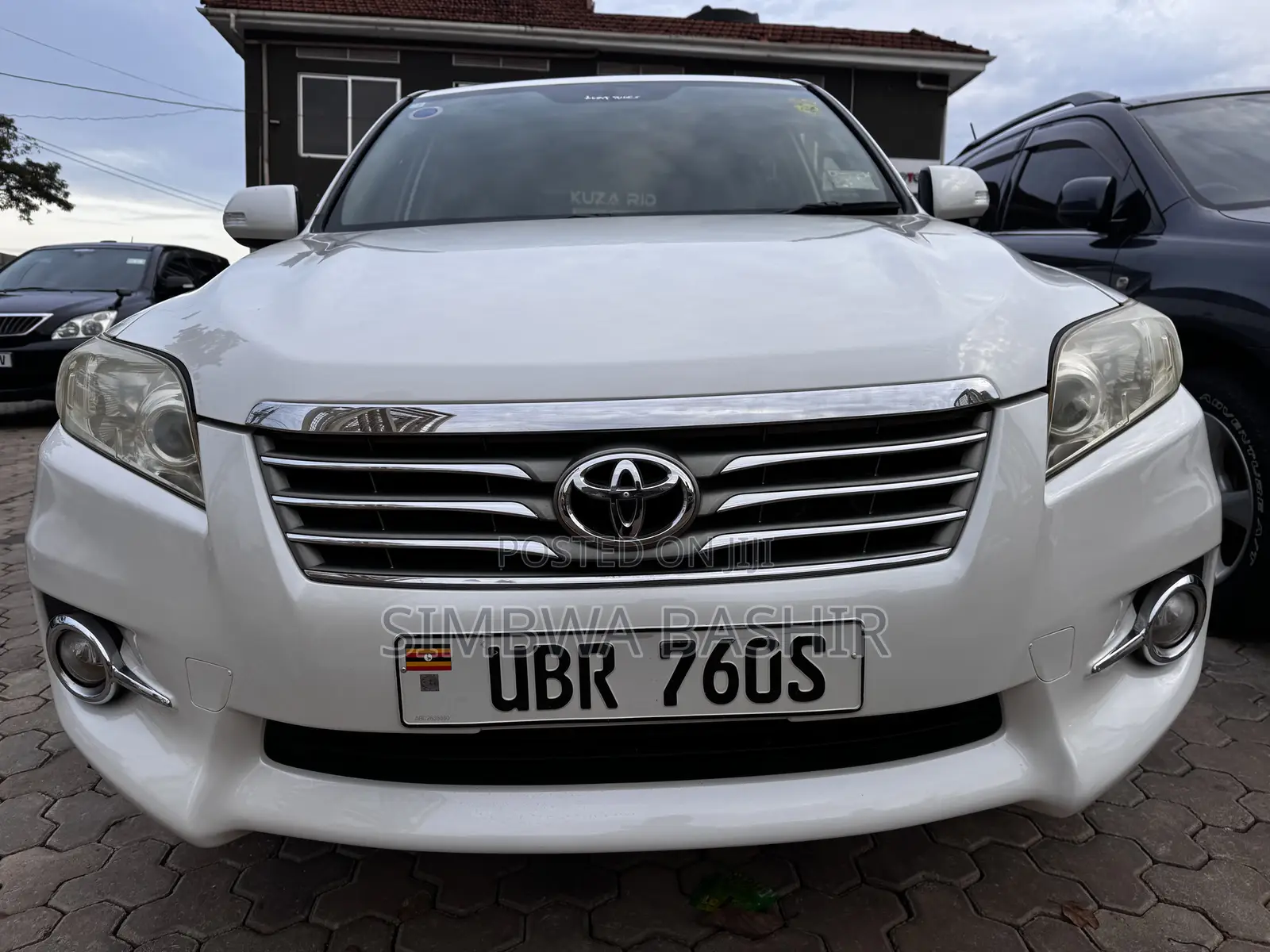 Toyota Vanguard 2013 White