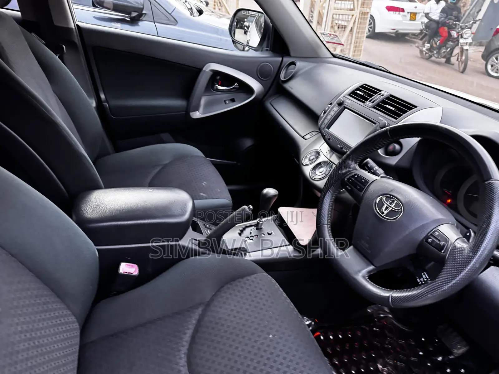 Toyota Vanguard 2013 White