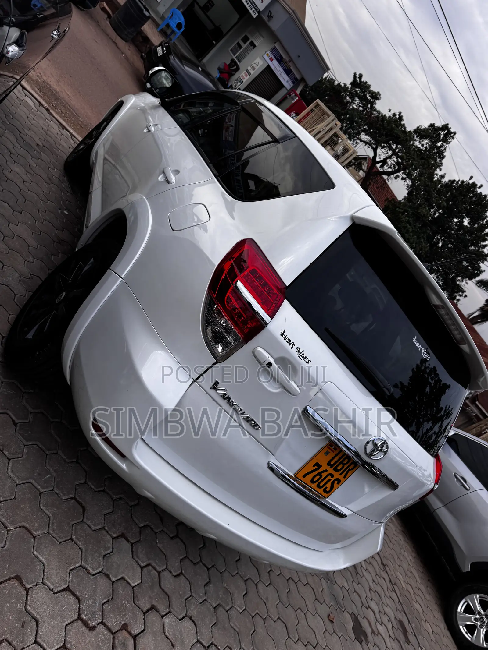 Toyota Vanguard 2013 White