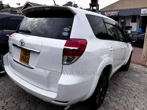 Toyota Vanguard 2013 White
