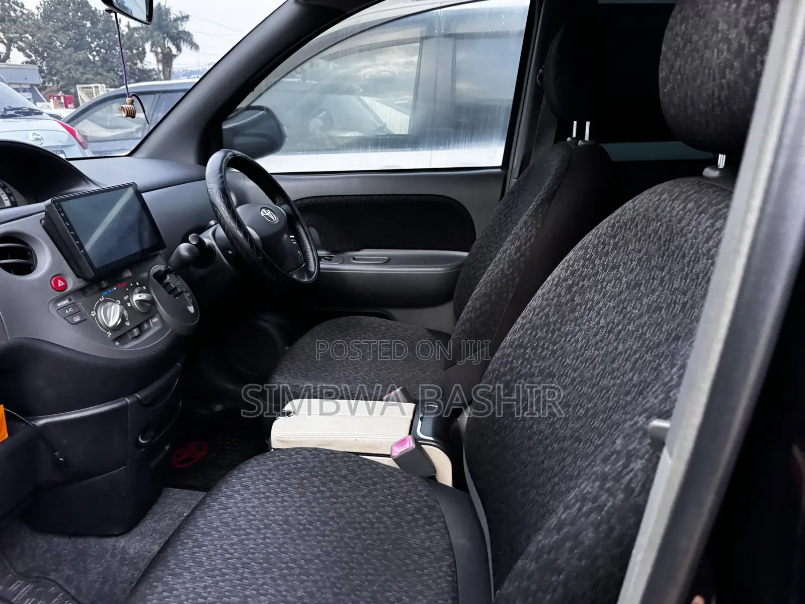 Toyota Sienta 2011 Black