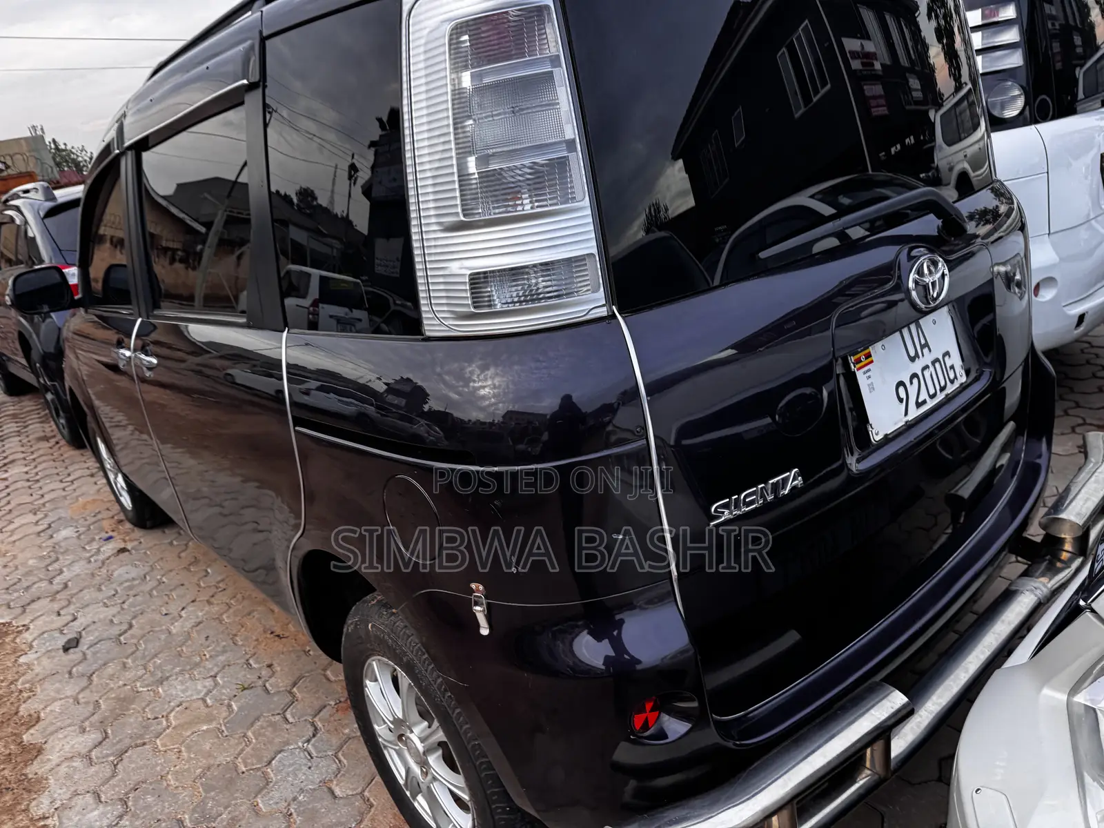 Toyota Sienta 2011 Black