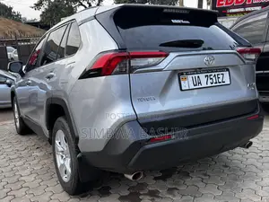 Toyota RAV4 2020 Silver
