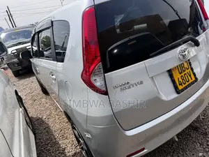 Toyota Passo Sette 2009 Silver