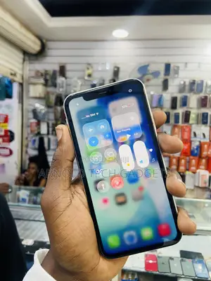 Apple iPhone 11 64 GB White