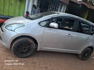 Toyota Ractis 2010 Silver