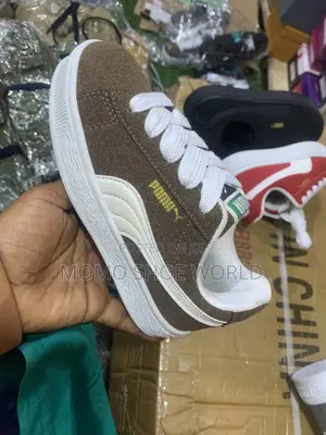 Momo Shoe World
