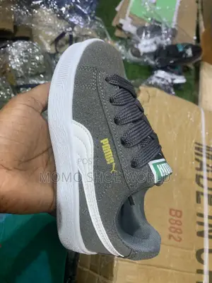 Momo Shoe World