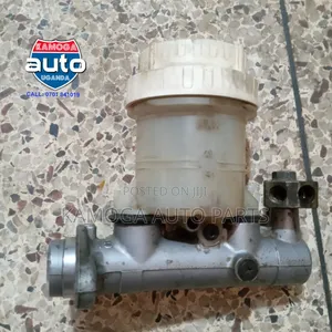 L200 Ordinary Brake Master Cylinder.