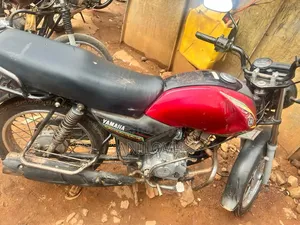 Yamaha Crux 2010 Red