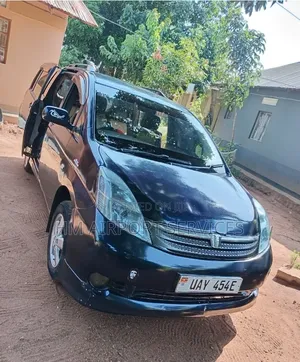 New Toyota Isis 2013