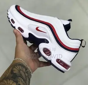 High Quality Fashionable Sneakers