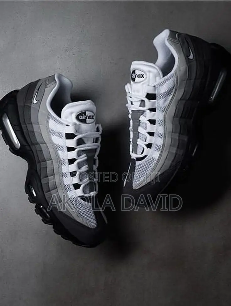 High Quality Fashionable Sneakers