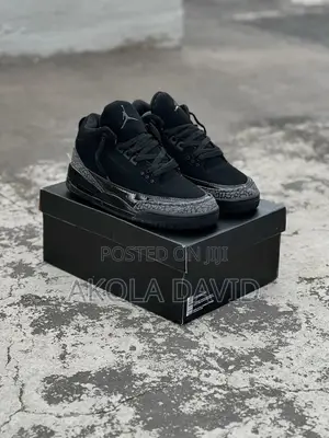High Quality Fashionable Sneakers
