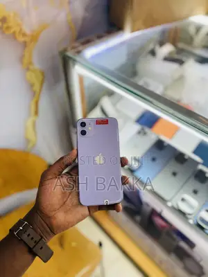 Apple iPhone 11 64 GB Purple