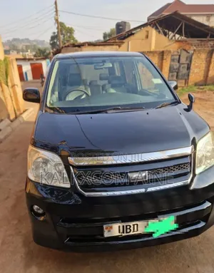 Toyota Noah 2005 Gray
